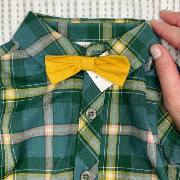 Cat & Jack collared long sleeve onesie with Velcro bow tie. - Picture 1 of 8